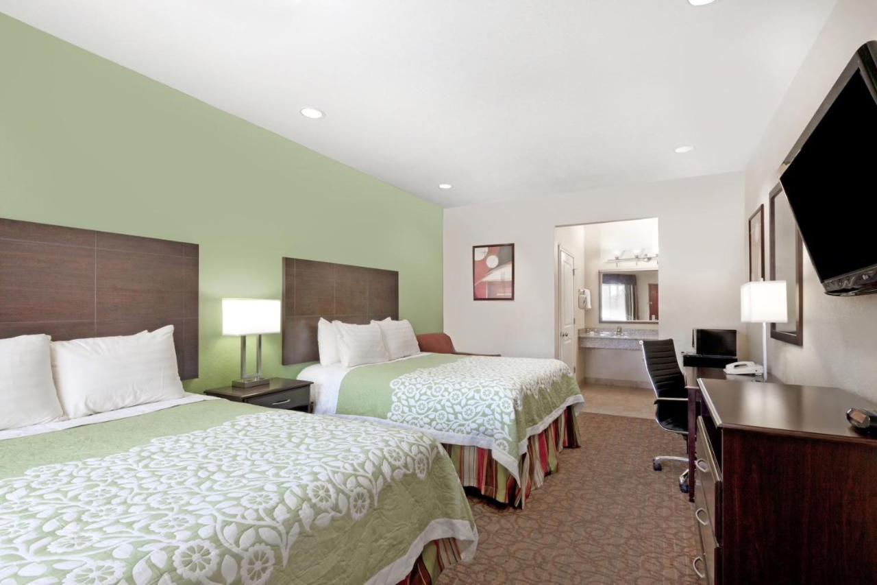 Lone Star Inn Kenedy Εξωτερικό φωτογραφία