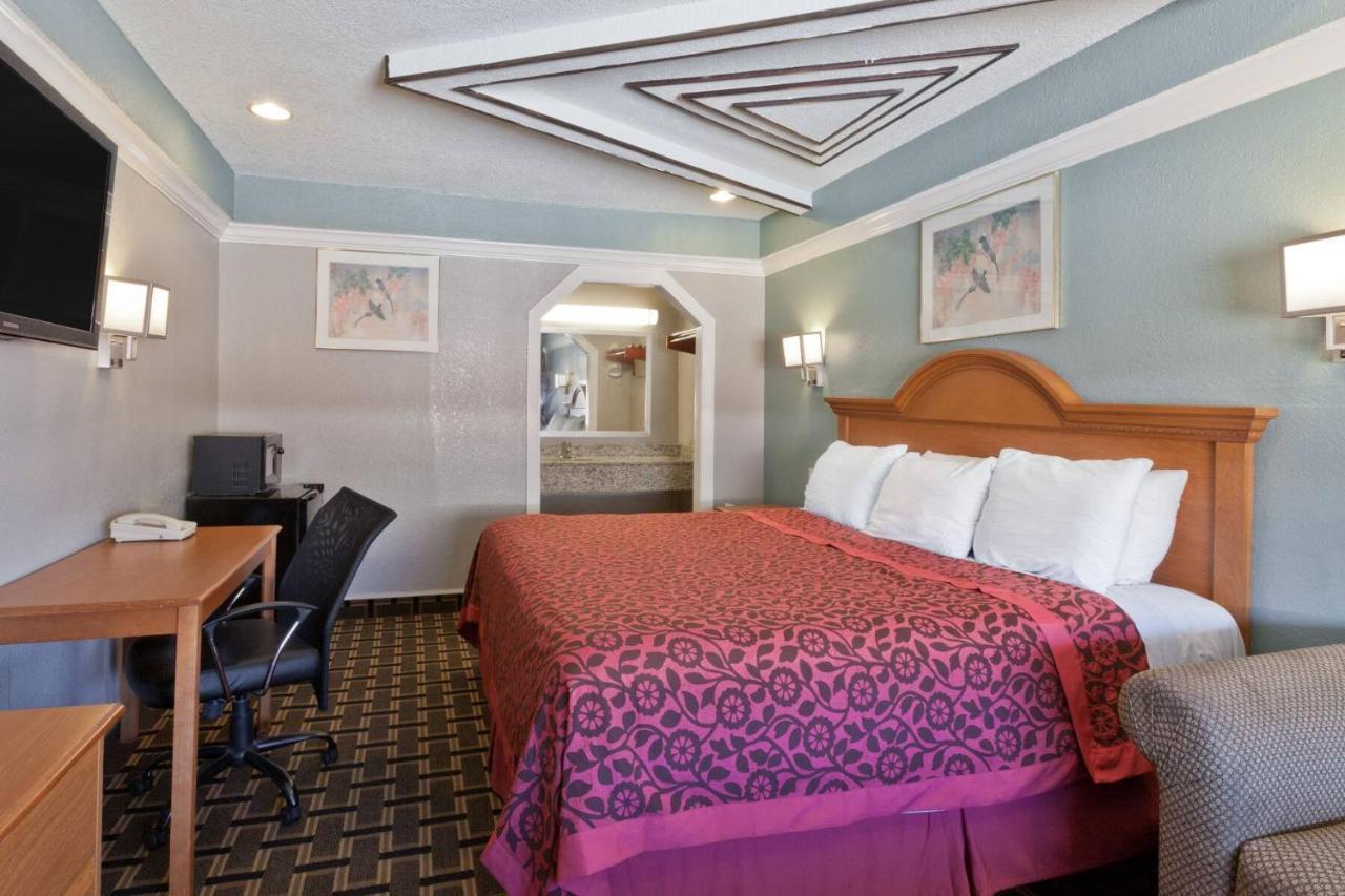 Lone Star Inn Kenedy Εξωτερικό φωτογραφία