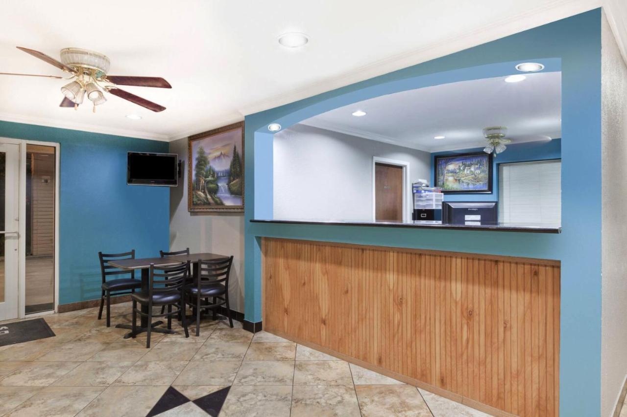Lone Star Inn Kenedy Εξωτερικό φωτογραφία